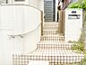 玄関：お住まいの顔となる玄関。住まう方のプライドを満たすクオリティを備えています。 