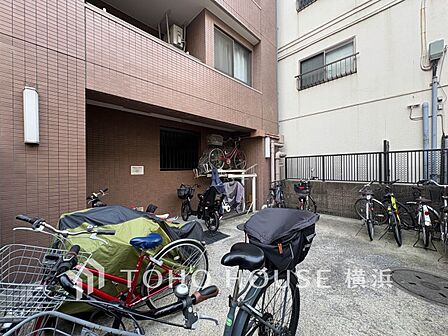 敷地内駐輪場完備。