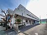 周辺：横浜市立岩崎中学校　1100m　徒歩14分。中学生の体力づくりにはぴったりの距離かもしれませんね。 
