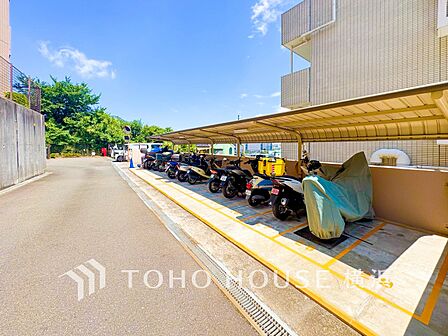 バイク置き場も完備してます。