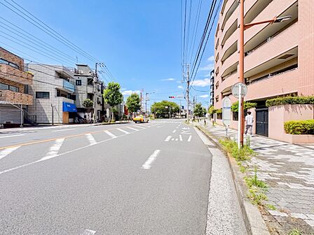 子育て環境、生活利便に優れた住環境に立地し、ゆとりある生活が送れます。