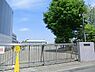 周辺：川崎市立高津小学校　650m　徒歩9分。小学校が近いのは子育てファミリーにもおすすめのポイントです。 