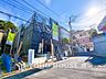 玄関：お住まいの顔となる玄関。住まう方のプライドを満たすクオリティを備えています。（2026年8月撮影）