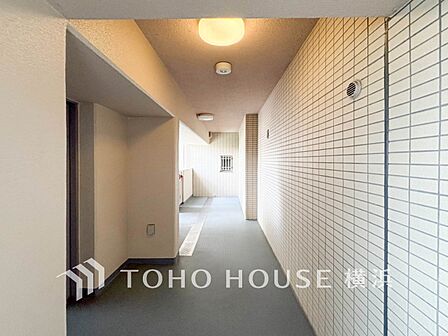 マンション内は清潔感があり、行き届いた管理体制がうかがえます。