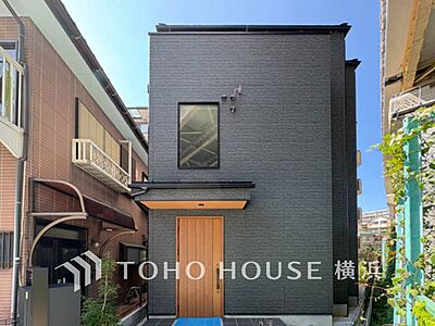 外観：街並み全体のデザインへの拘りと充実した設備はきっとご満足いただける筈。