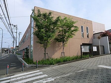 オハナ上永谷保育園　350m　四季を感じ、五感を育てて遊べる広い園庭があり、のびのび過ごせます。 