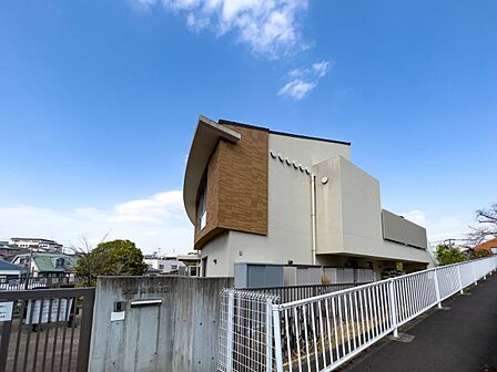 大倉山保育園 350m ひとりひとりのお子様に手厚く決め細やかな保育を、心がけています。