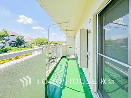 お部屋にも爽やかな風と暖かく柔らかな日差しが差し込み、毎日の暮らしを豊かに彩ります。
