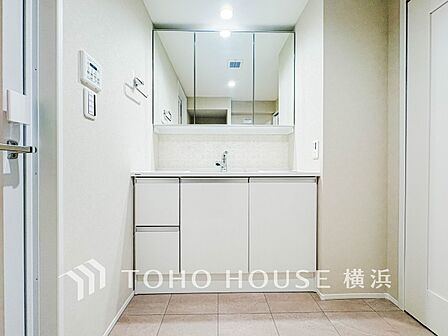 ご家族の1日が始まり、1日の終わりを締めくくる洗面空間。
