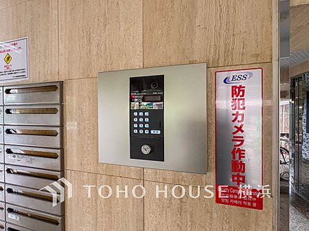 防犯が気になる方におすすめのオートロック付き、お子様がいらっしゃるご家庭にも安心の設備です。