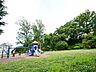 周辺：千草台公園　1000m　夏季期間中は、25mプールと子供用プールがある千草台公園プールが営業し子どもたちが集まります。 
