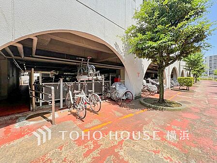 敷地内駐輪場完備。