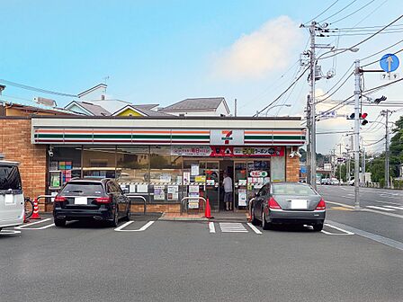 セブン-イレブン 横浜保土ヶ谷2丁目店 500m 24時間営業。近くにあるとちょっとした買い物にも便利ですね。