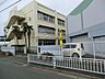 周辺：横浜市立中川中学校　550m　徒歩7分。部活などで帰りが遅くなっても安心の距離です。 