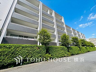 外観:表現された空間は豊かな光と風を纏い、暮らしの時間を豊かにしてくれます。 外観:表現された空間は豊かな光と風を纏い、暮らしの時間を豊かにしてくれます。