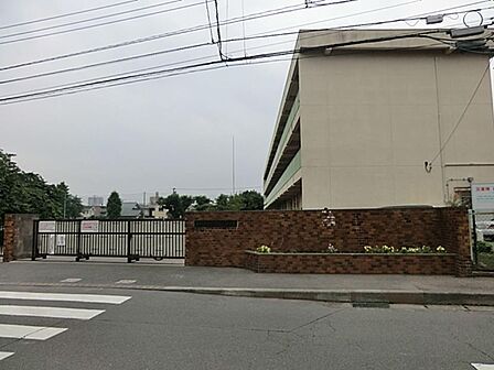 相模原市立鹿島台小学校 500m 徒歩7分。小学校が近いのは子育てファミリーにもおすすめのポイント。
