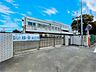 周辺：横浜市立瀬ケ崎小学校　900m　徒歩12分。小学校が近いのは子育てファミリーにもおすすめのポイントです。 