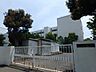 周辺：横浜市立六浦中学校　450m　徒歩6分。部活などで帰りが遅くなっても安心の距離です。 