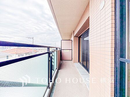 お部屋にも爽やかな風と暖かく柔らかな日差しが差し込み、毎日の暮らしを豊かに彩ります。