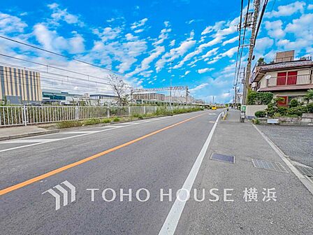 生活利便に優れた住環境に立地し、ゆとりある生活が送れます。