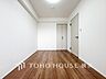 寝室：一日の疲れをいやしてくれる寝室。時を忘れて過ごす場所として過ごせるお部屋。