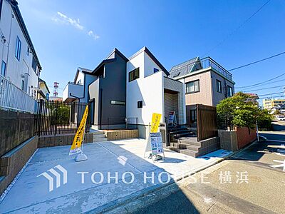 外観:表現された空間は豊かな光と風を纏い、暮らしの時間を豊かにしてくれます。 外観:表現された空間は豊かな光と風を纏い、暮らしの時間を豊かにしてくれます。