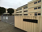 牛久市立向台小学校まで1600m