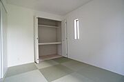 客間としても重宝する和室6帖。