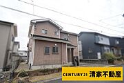 前面道路と高低差のない開放的な佇まい！(2026年02月撮影)