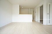 2号棟：明るい日差しが入るリビング！(2026年05月撮影)