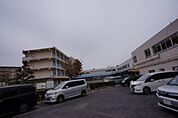 岩成台小学校まで600m、岩成台小学校まで600m(徒歩約8分)