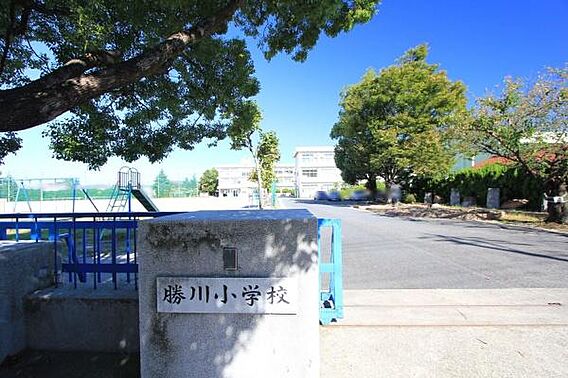 勝川小学校まで...