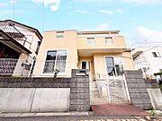 小学校まで徒歩4分と近くお子様の通学も安心です！徒歩圏内にスーパーや医療施設が揃い、生活環境も充実！