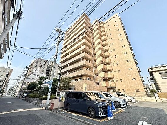 閑静な住宅街。...