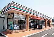セブンイレブン上尾上町1丁目店まで153m、物件と同じ上町1丁目エリアに立地するコンビニエンスストア。日々の細かなお買い物や急なニーズにも対応します。