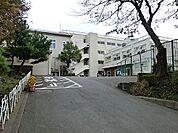 横浜市立南が丘中学校まで750m