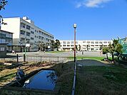 横浜市立桜岡小学校まで213m