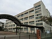 横浜市立駒岡小学校まで829m