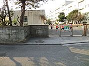 横浜市立永野小学校まで817m