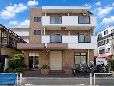 外観：マンションの外観（エントランス側）写真です！