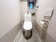 気になるトイレも令和5年に交換済み！温水洗浄機能搭載なのでボタン一つで心地良い温水での素早い洗浄が可能です！
