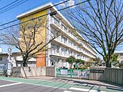 蕨市立塚越小学校まで600m