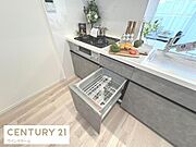 ビルトイン食洗機付きのシステムキッチンで家事の負担を軽減、忙しいパパママをサポートします！