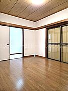 【洋室】落ち着いた雰囲気で寝室におおすすめ。