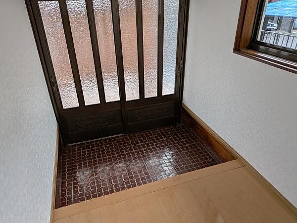 玄関を拡大表示