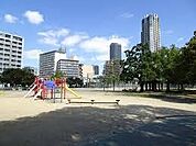市岡公園まで819m