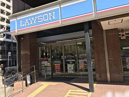 ローソン千日前通高津店まで226m