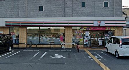 セブンイレブン大阪桃谷5丁目店まで690m
