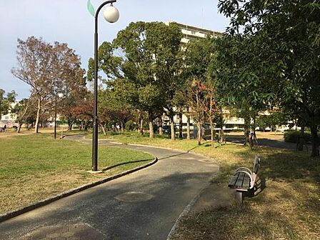 南港近隣4号公園まで408m