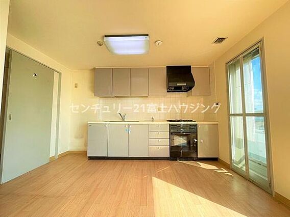 開放感のあるキ...